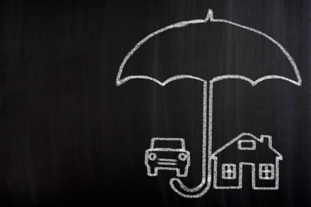 istock House and car protection or insurance 666569686
