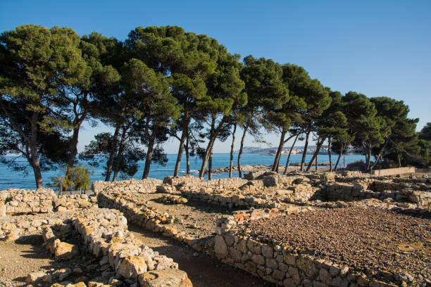 greco-römische ruinen des emporda - greco roman fotos stock-fotos und bilder