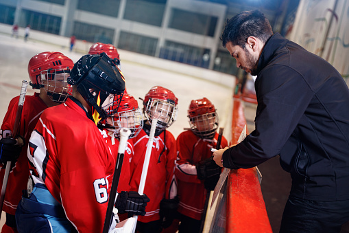 tactics coach in game hockey in ice matches