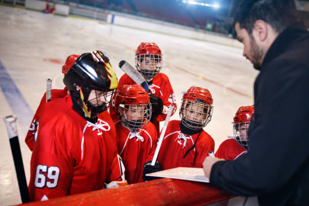 istock Formation game plan tactics in hockey 666616444