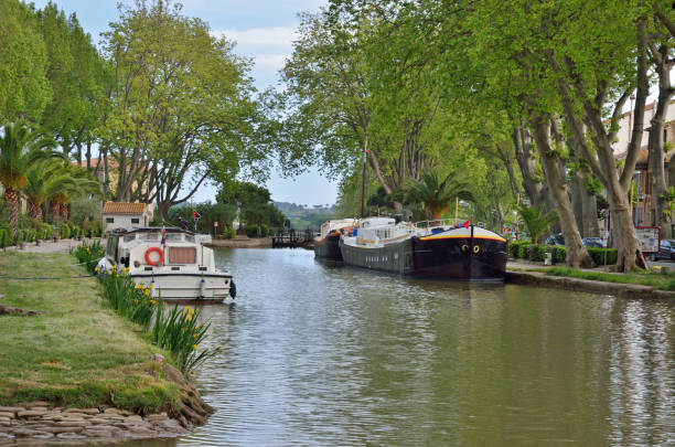 istock Canal de Jonction at Salleles d'Aude 666627538