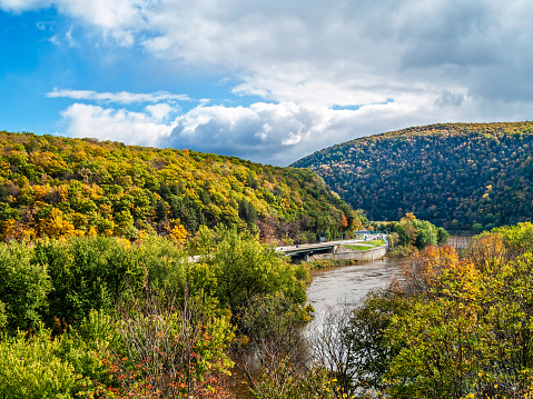 A scenic view of the Delaware Water Gap between Pennsylvania and New Jersey.