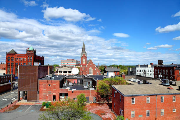 Downtown Nashua New Hampshire skyline Nashua is a city in Hillsborough County, New Hampshire and is the second largest city in the state nashua new hampshire stock pictures, royalty-free photos & images