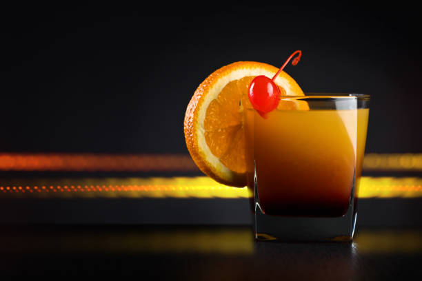 Long Drink. Ingredients: Strawberry, variety of fruit juices.