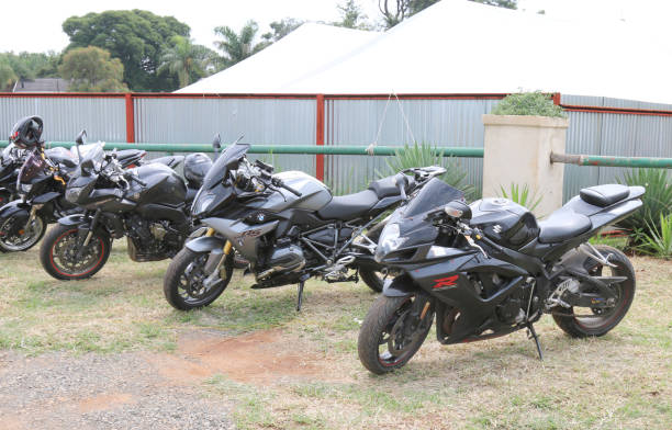 Estacionado Grande Metal Verde Kawasaki Zx12r Moto De 1200 Cc