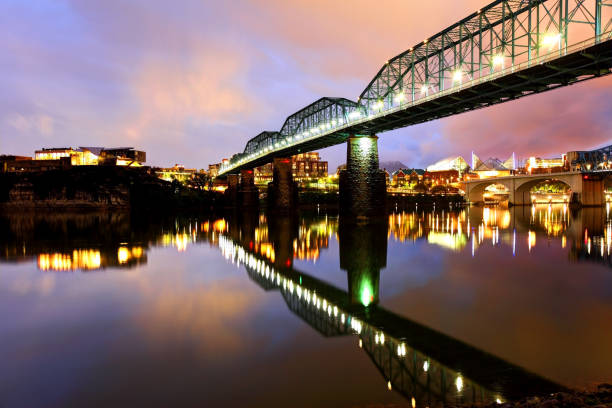 istock Chattanooga skyline and the Walnut Street Bridge 667031682