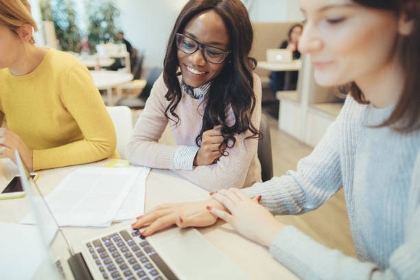 istock Businesswomen in the office 667038302