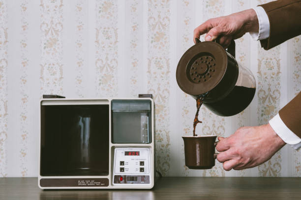 istock Man Pouring Coffee in Retro Style 667094588