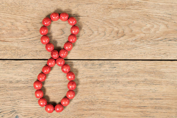 istock Figure eight laid out of the beads 667111088