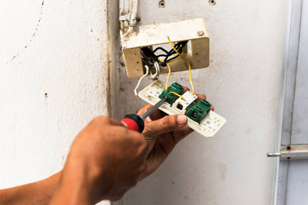 istock Repairing household power 667233330