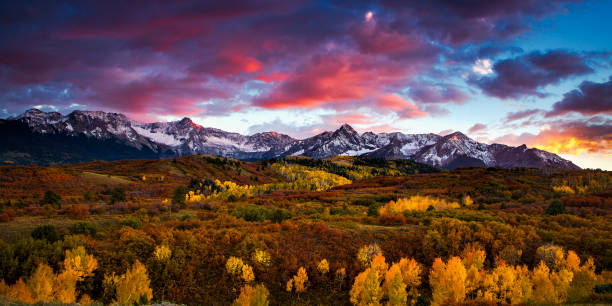 istock Colorado Mountains at Autumn 667253040
