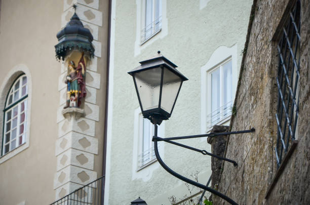 istock Street Lamp 667285094