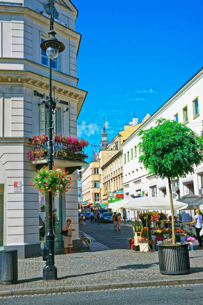 nowy swiat rua varsóvia - nowy swiat - fotografias e filmes do acervo