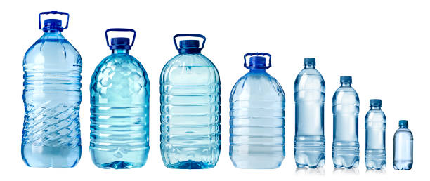 garrafas de água isoladas em - water bottle purified water water drink - fotografias e filmes do acervo