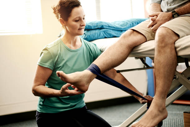 istock Can you straighten this leg all the way? 667390414
