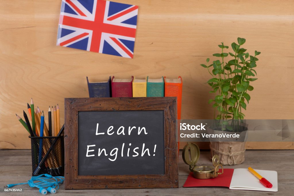 Tableau noir avec le texte « Learn English ! », drapeau du Royaume-Uni - Photo de Culture britannique libre de droits