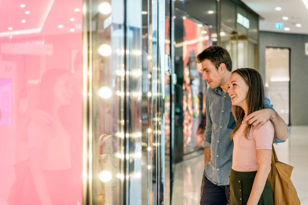 istock Couple Together Shopping Customer Concept 667439158