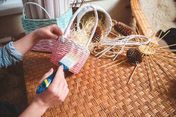 istock yang pretty woman paint basket 667458702
