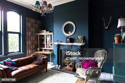 istock Fashionable vintage styled living room 667507168