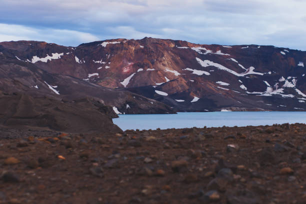 アイスランドの巨大火山アスケジャの2つのクレーター湖、アイスランドの眺め - grímsvötn ストックフォトと画像