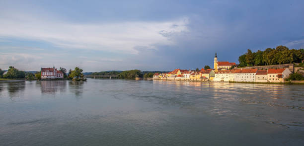 austrian kulturdenmäler - inn river imagens e fotografias de stock