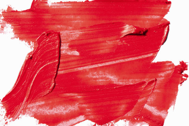beautiful saturé de rouge à lèvres rouge sur fond blanc. - red lipstick photos et images de collection
