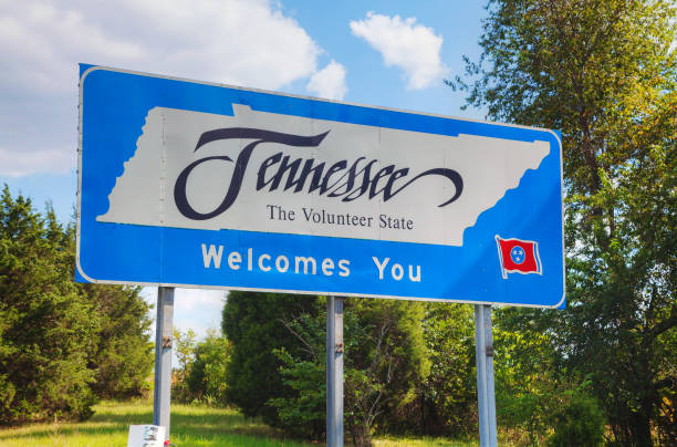 Tennessee welcomes you sign Tennessee welcomes you sign at he state border tennessee road sign stock pictures, royalty-free photos & images