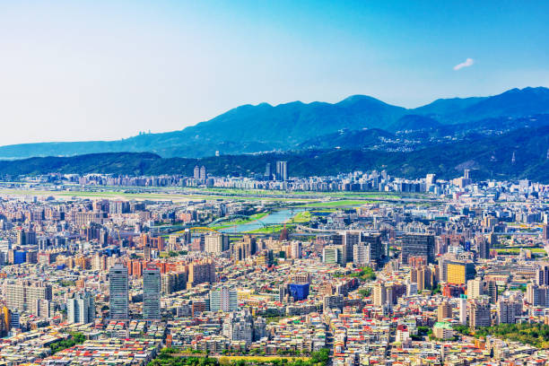 istock View of Taipei city 667593036