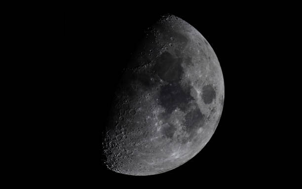 istock Waxing Gibbous Moon 667600326