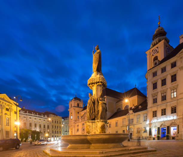 istock Vienna street at night 667644998