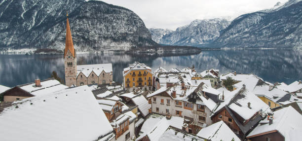 istock Winter View Of Hallstatt, Hallstatt, Austria 667660672