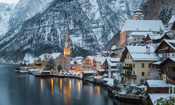 istock Winter View Of Hallstatt, Hallstatt, Austria 667660928