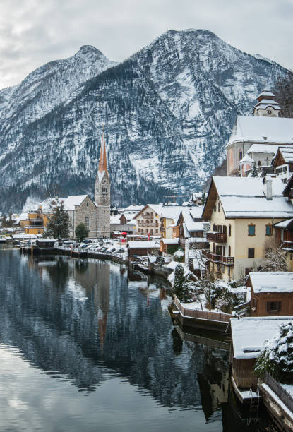 istock Winter View Of Hallstatt, Hallstatt, Austria 667660992