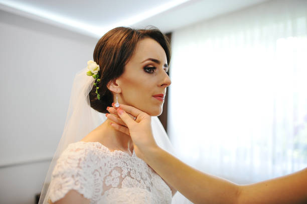 istock bridesmaid dress bride earrings 667709182