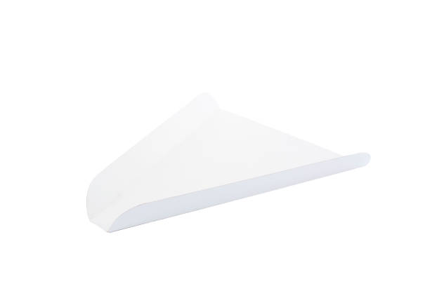 istock Triangule cardboard packaging for pizza rportions 667771124