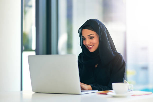 istock Staying online, up to date and productive 667834852