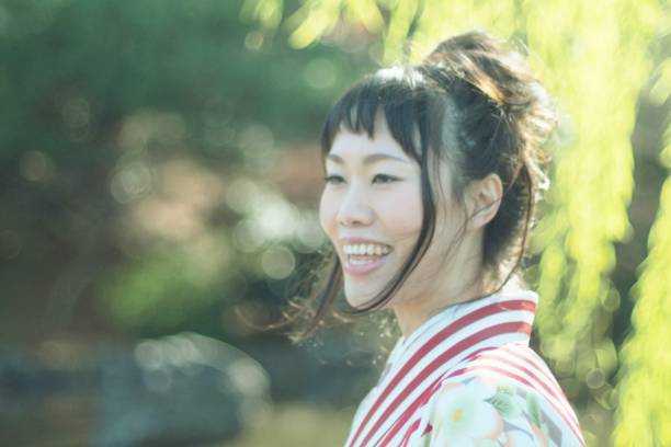 istock Japanese woman in kimono 667835968