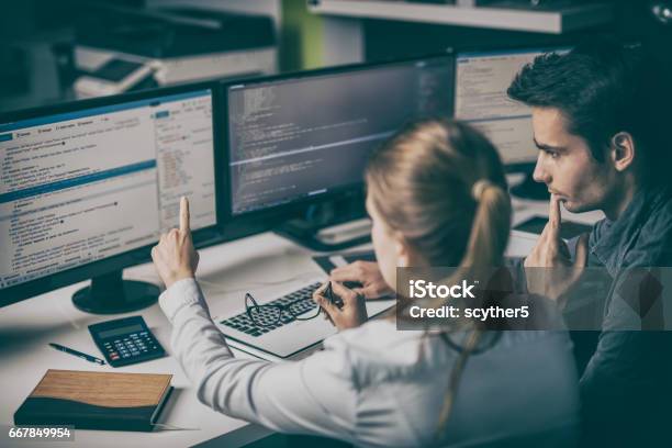 Foto de Design Do Site Desenvolvimento De Tecnologias De Programação E Codificação e mais fotos de stock de Trabalho de Equipe