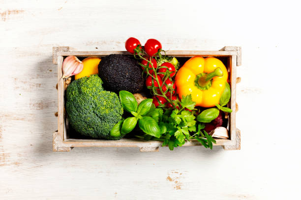 plats équilibrés - fruits et légumes photos et images de collection