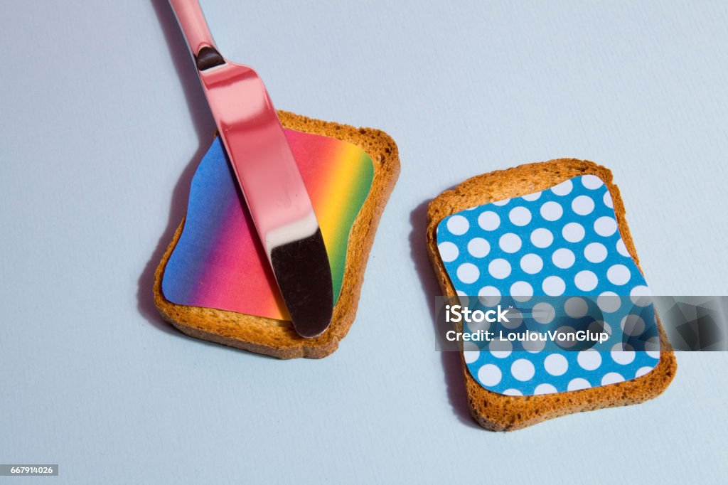 rusk arc-en-ciel et points pour le petit déjeuner - Photo de Excentrique libre de droits