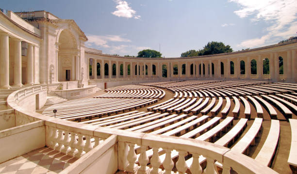 cemetery amphitheater - washington dc arlington national cemetery arlington virginia architecture imagens e fotografias de stock