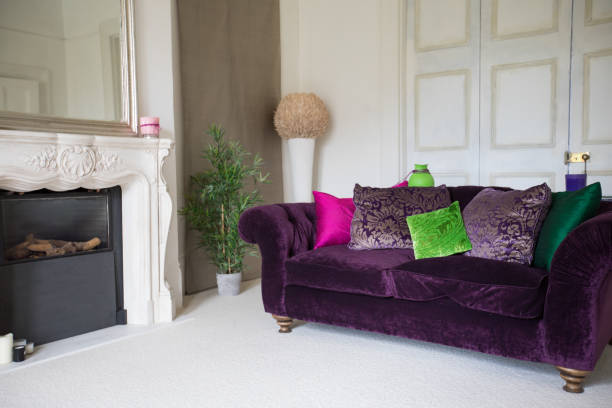 luminoso soggiorno di design - victorian style fireplace mantelpiece victorian architecture foto e immagini stock