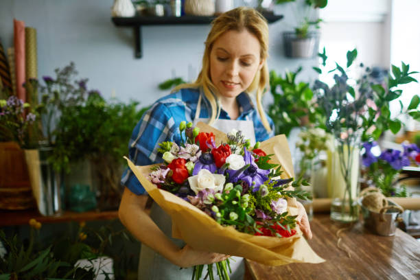 istock Job of florist 668147974