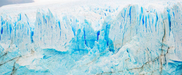 istock Vertical edge of glacier Perito Moreno 668180924