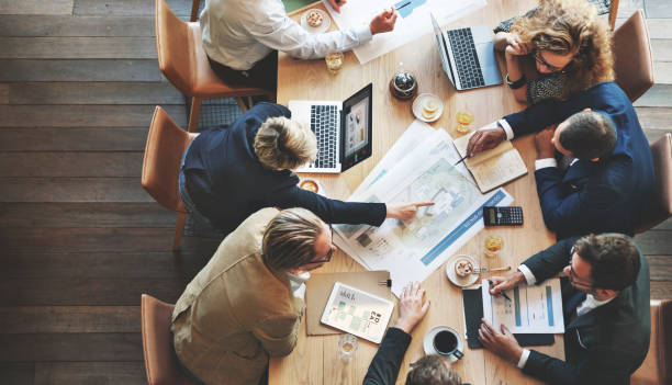 reunião de pessoas de negócio conferência discussão conceito de negócios - career planning - fotografias e filmes do acervo