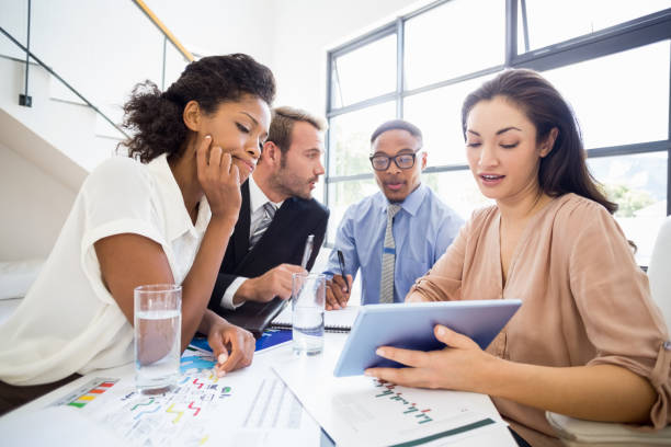 istock Businesspeople in a meeting 668271296