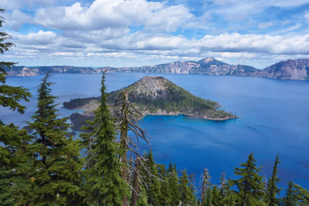 istock Wizard Island at Crater Lake 668275942