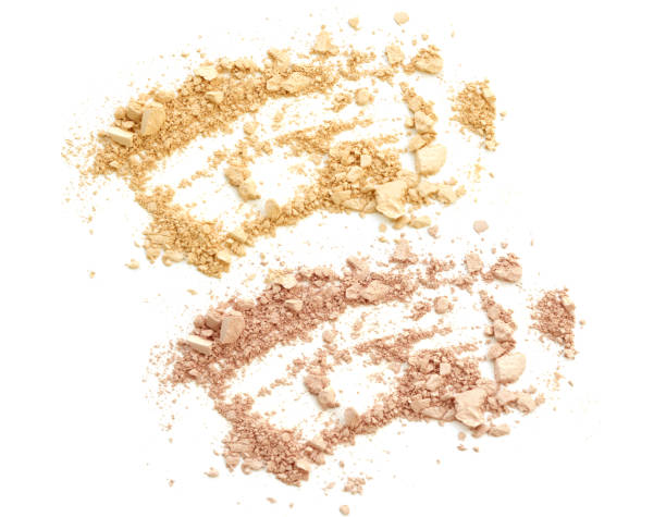 istock Make-up crushed powder isolated on white background 668286474