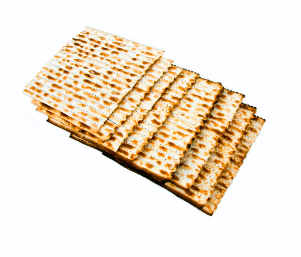 matzo per pasqua, cibo kosher ebraico - passover seder judaism afikoman foto e immagini stock