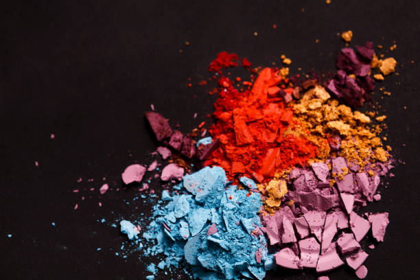 istock Beauty, makeup cosmetics, eyeshadow splash palette 668311720